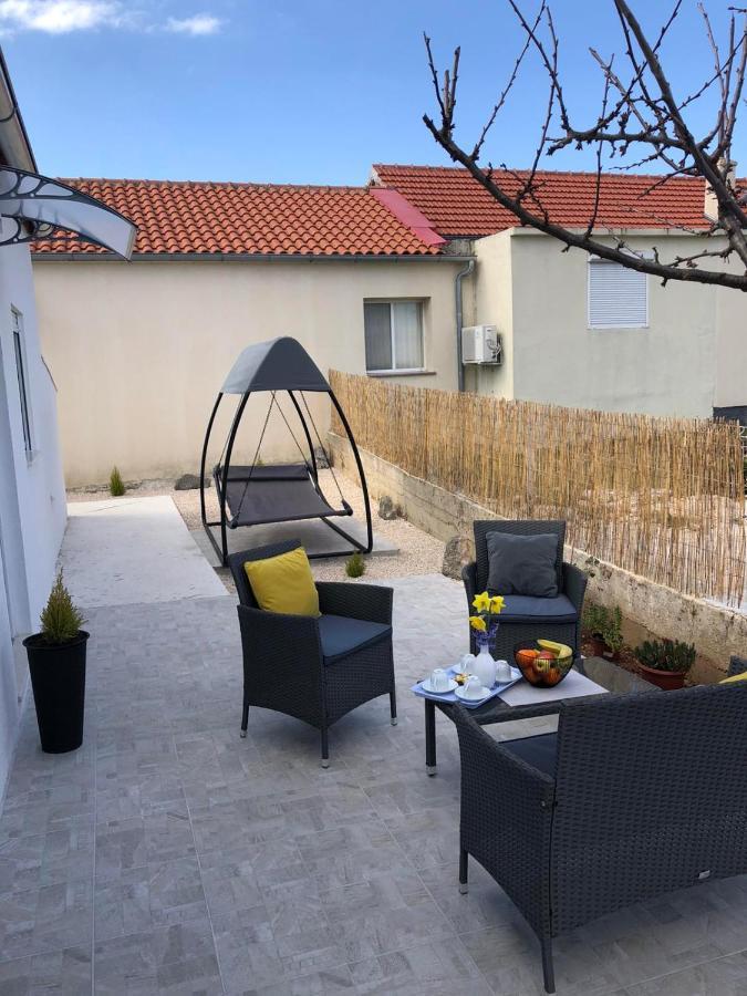 Apartman Ana Apartment Crno Luaran gambar