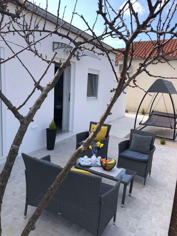 Apartman Ana Apartment Crno Luaran gambar