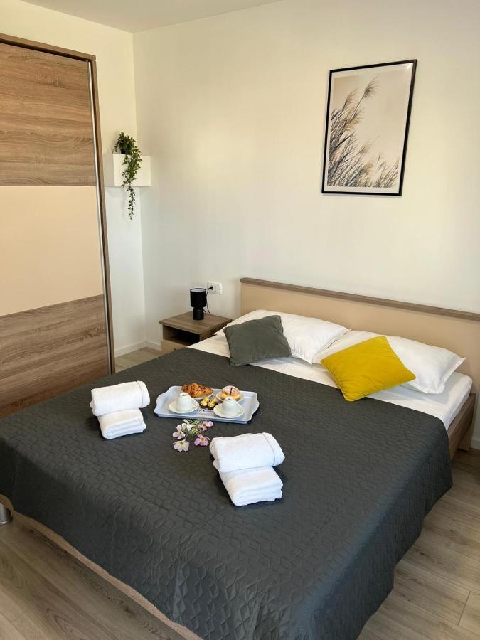 Apartman Ana Apartment Crno Luaran gambar
