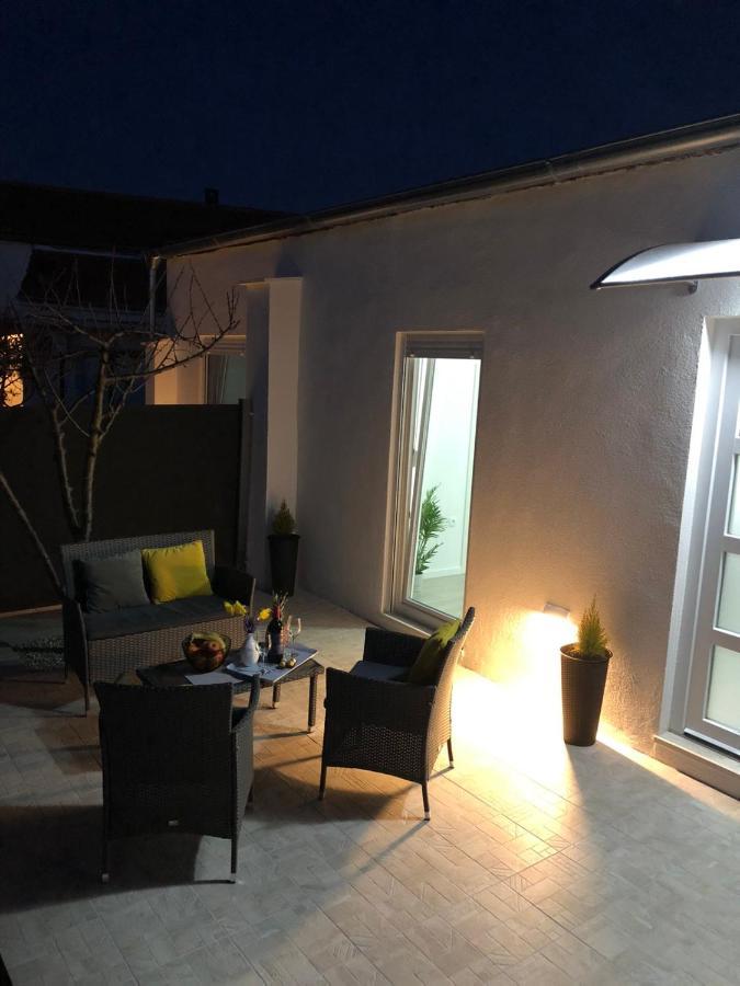 Apartman Ana Apartment Crno Luaran gambar