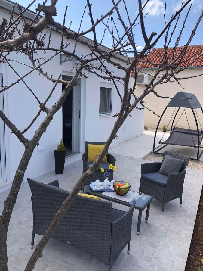 Apartman Ana Apartment Crno Luaran gambar