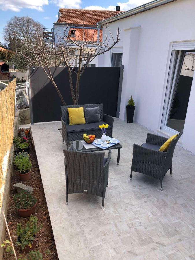 Apartman Ana Apartment Crno Luaran gambar