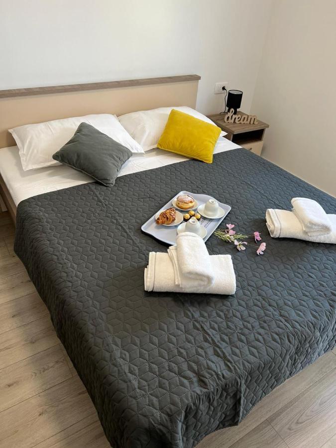 Apartman Ana Apartment Crno Luaran gambar